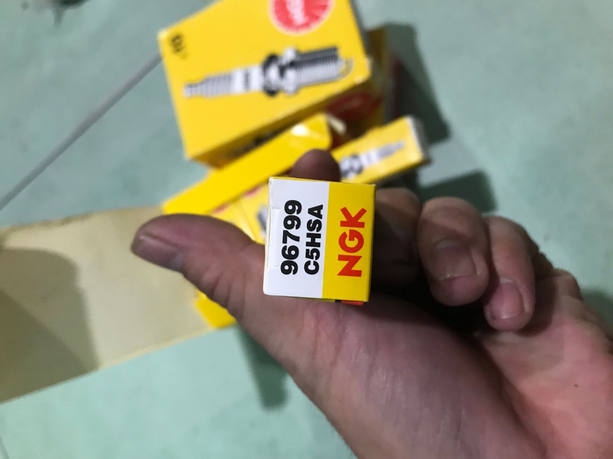 Buri Ngk chân ngắn C5