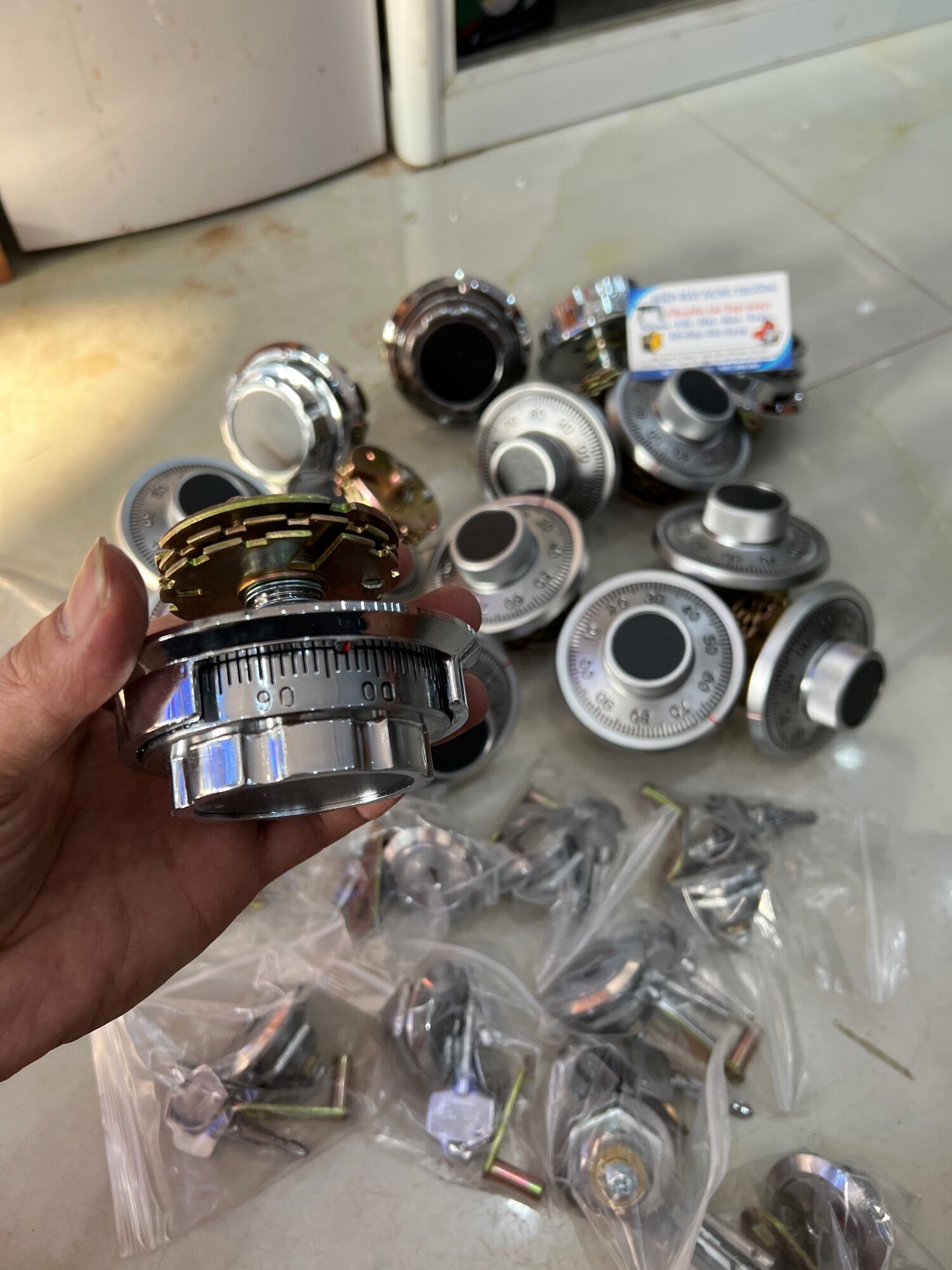 Ổ khoá mã két sắt ( loại 4 mã )