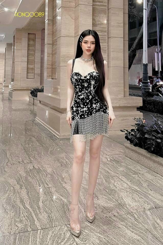 ĐẦM  BODY RUA KẾT BÔNG ĐÍNH ĐÁ
