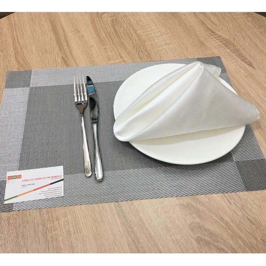 Khăn ăn nhà hàng, màu sắc trang nhã đỏ đô và trắng trơn, chất liệu vải Kaki hoặc vải Gấm