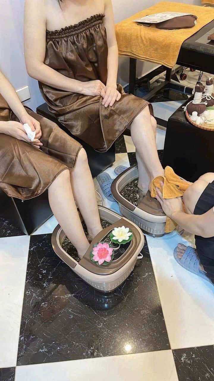 Chậu ngâm chân hồng ngoại massage thư giãn