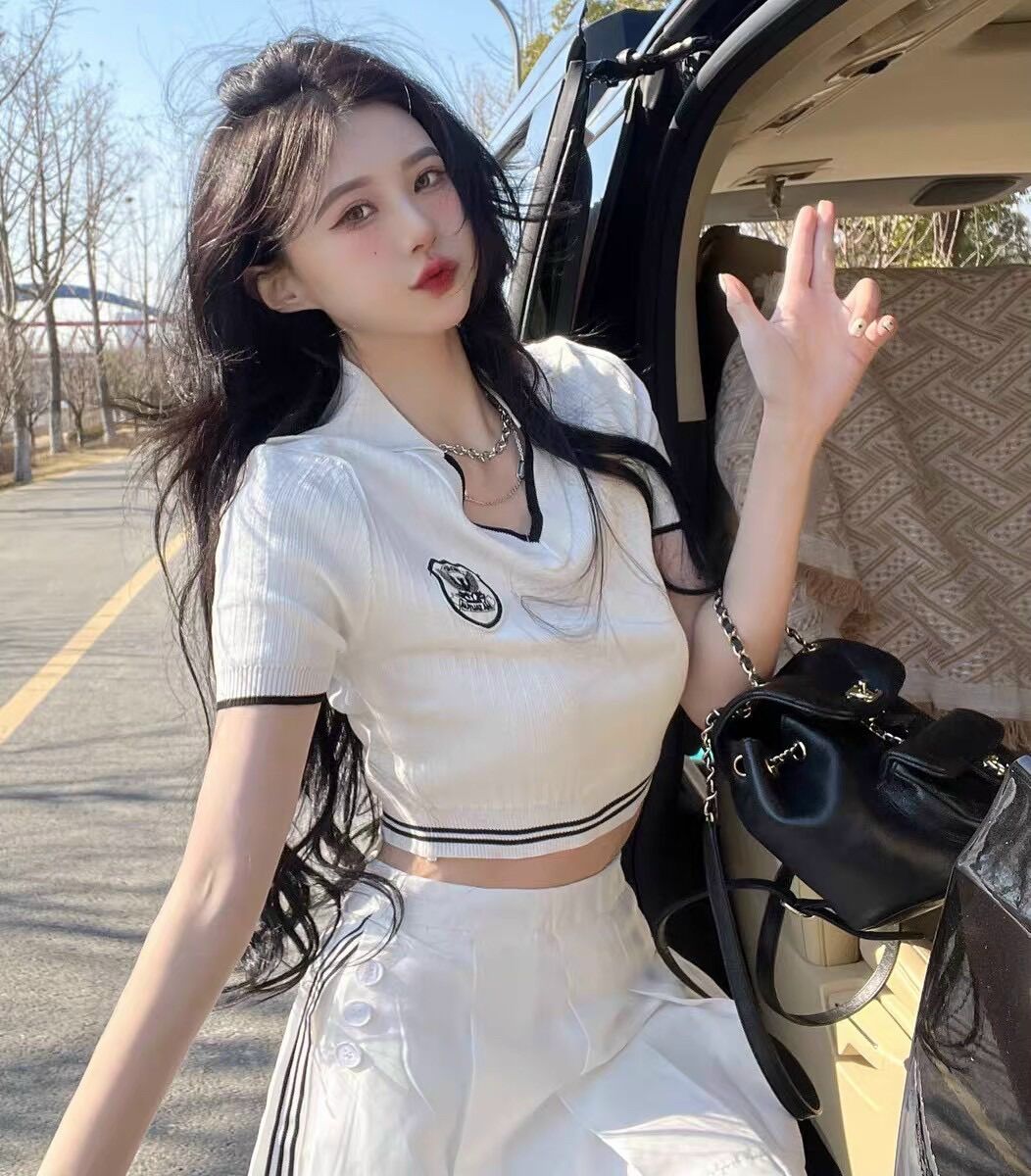 Áo croptop trắng phong cách học sinh hàn BG
