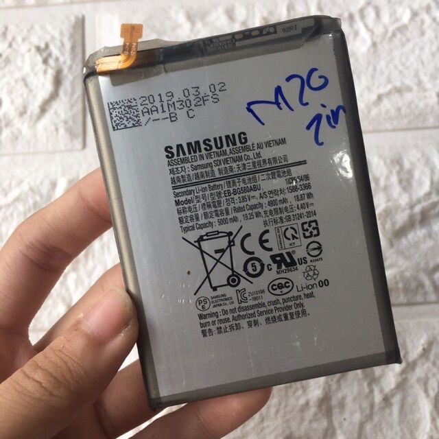 Pin samsung m20