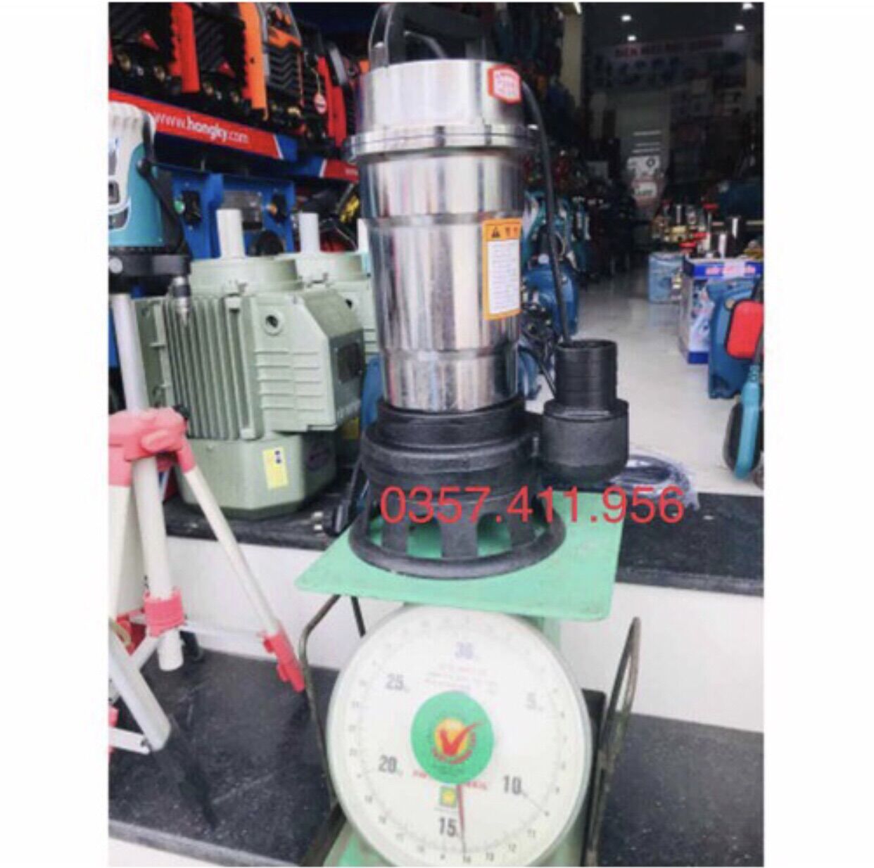 Máy bơm tõm bơm thả chìm hút bùn hút nước thải 2500ư