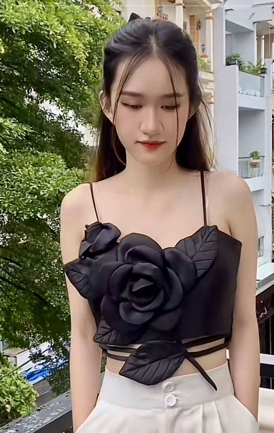 Áo hai dây cành bông lá dễ thương