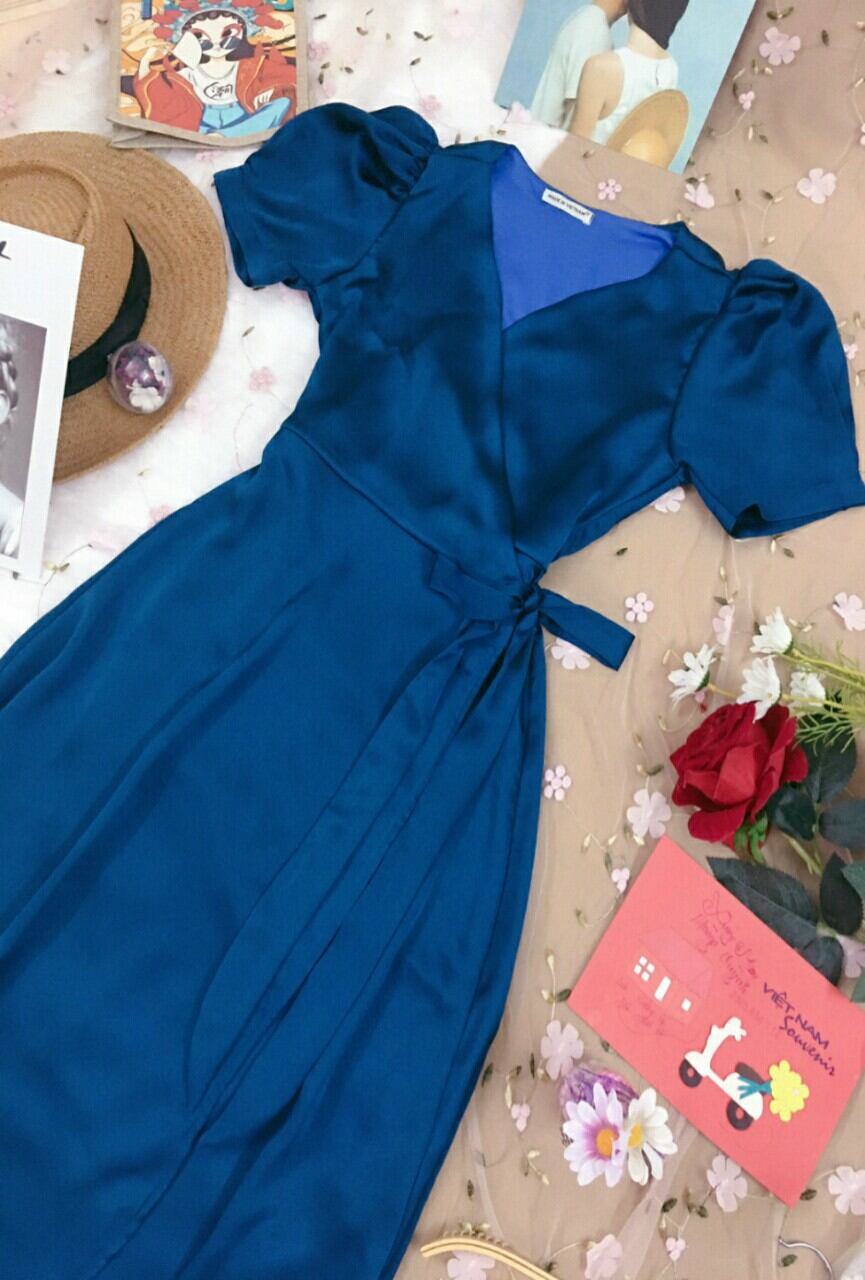 Đầm lụa satin cổ đắp chéo cột dây eo