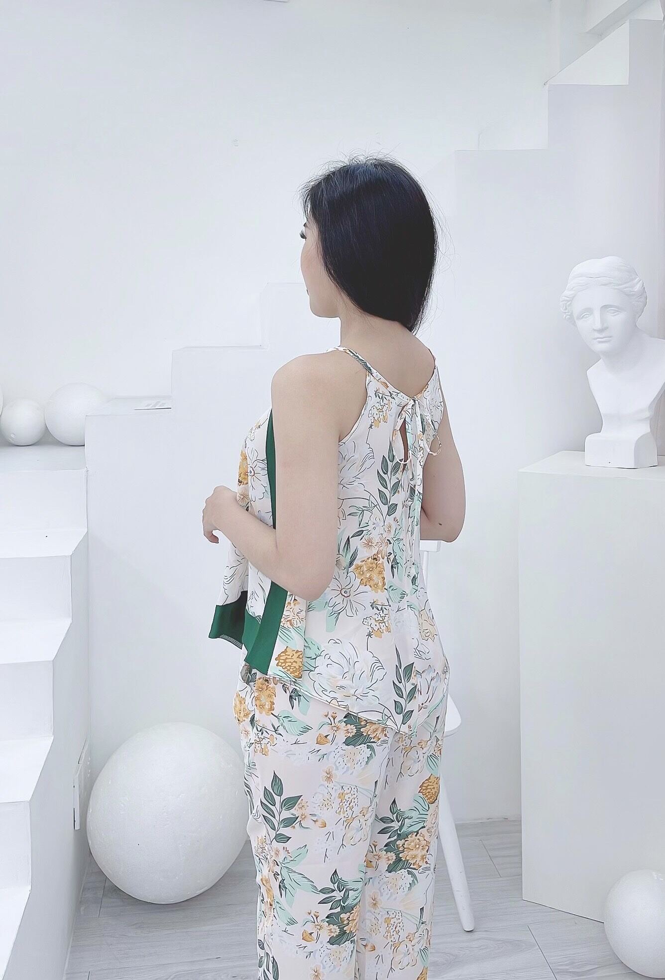 Set Bộ Lụa Mango Cổ Yếm Quần Dài Hàng Có Size 75kg