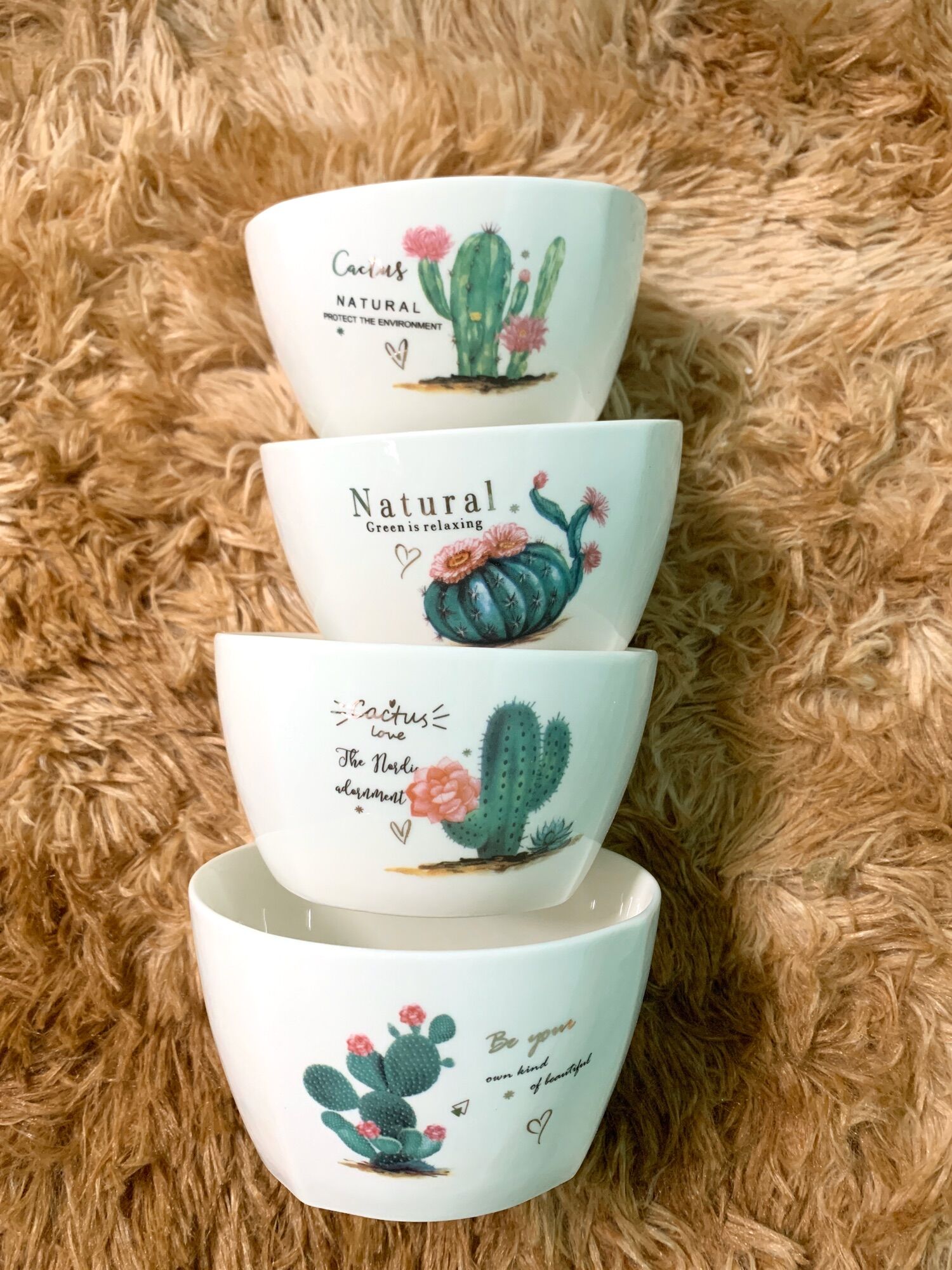 Set 4 bát cơm vuông kèm thìa sứ