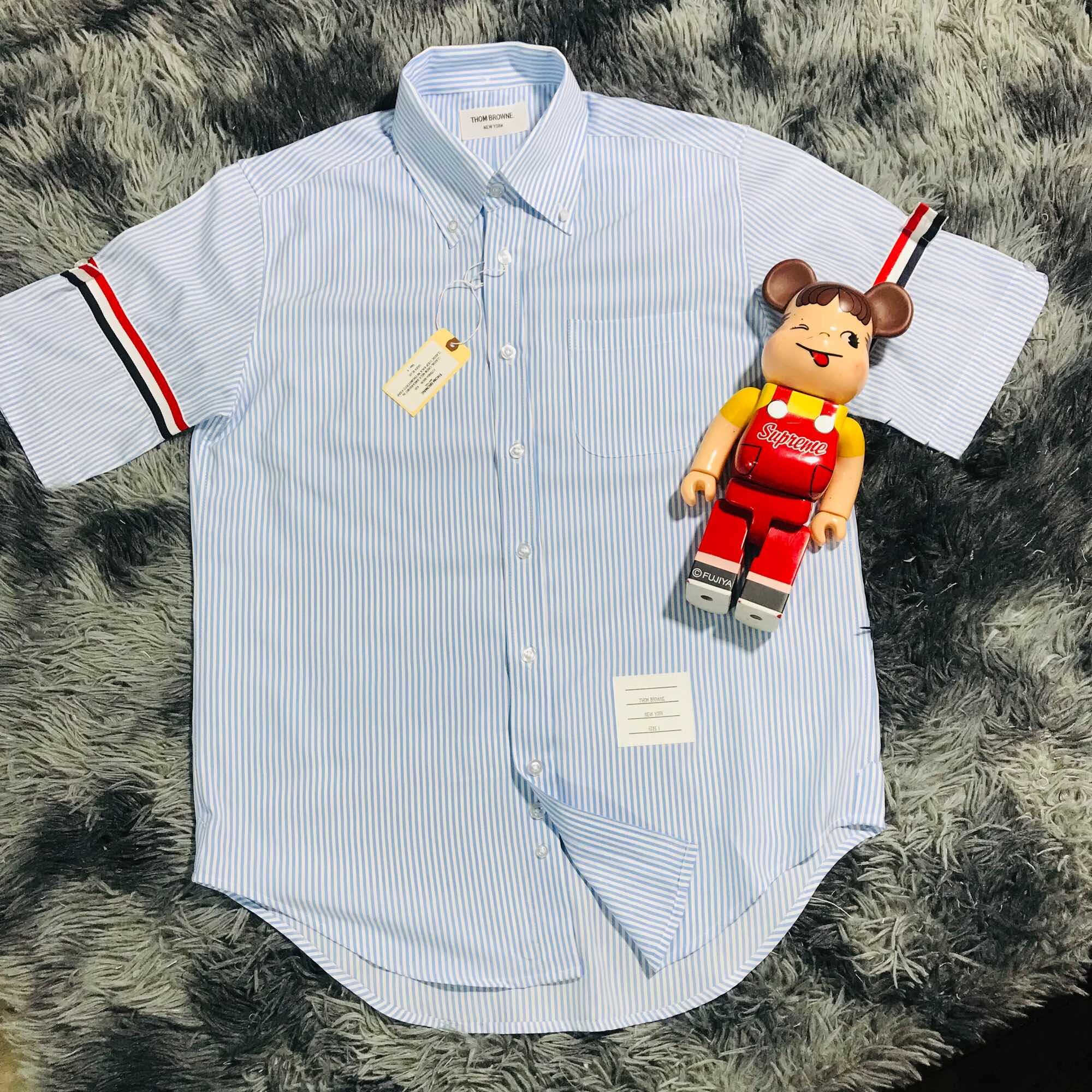 Áo sơ mi thom brown tay ngắn, phiên bản vải mỏng, mặc mát, viền 2 tay