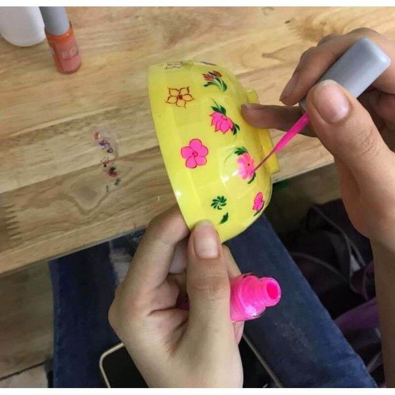 [HCM]Chén nhựa vàng tập vẽ