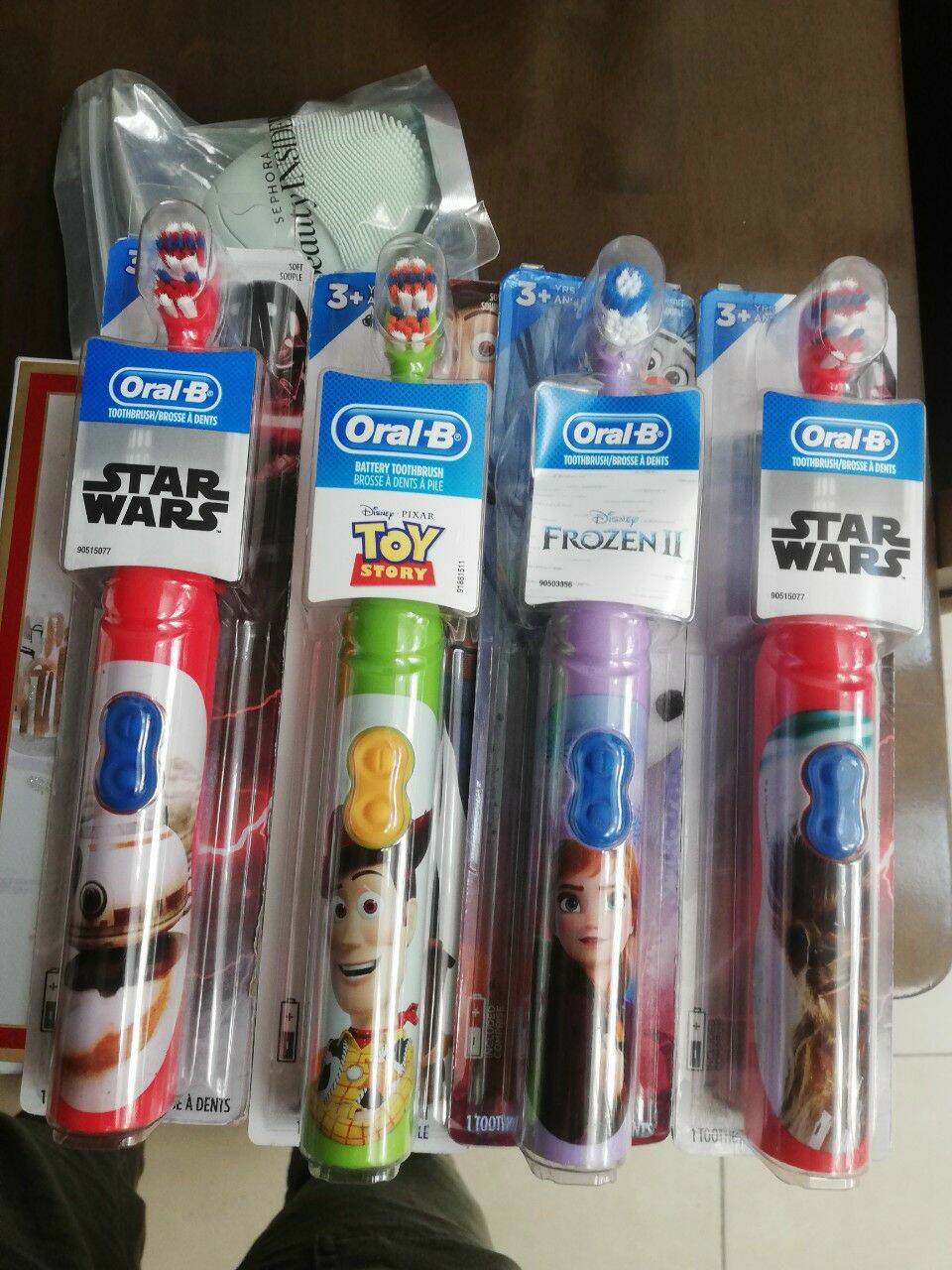 BÀN CHẢI ĐÁNH RĂNG ĐIỆN.. ORAL-B.. DISNEY.. AUTHENTIC