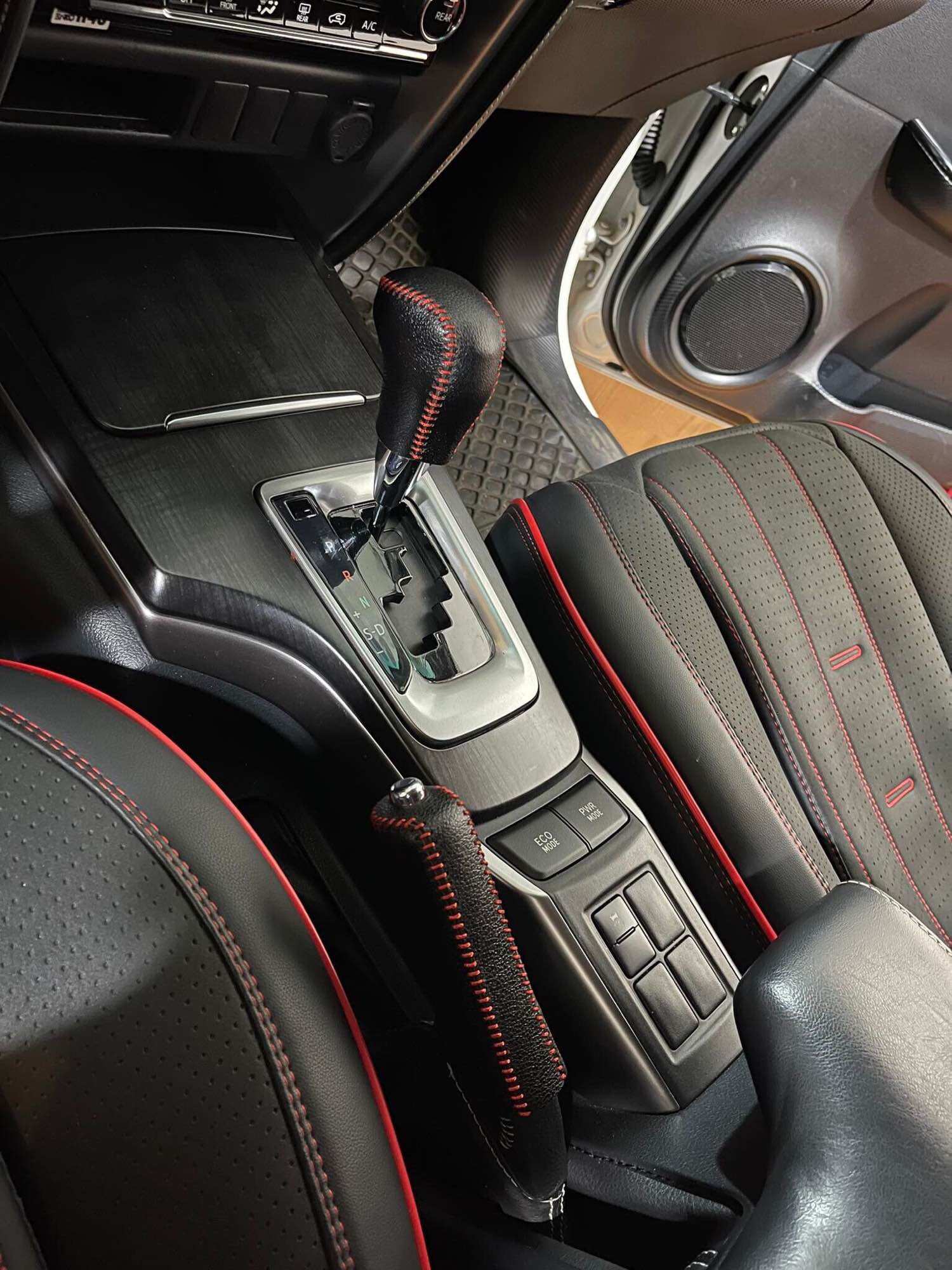 Bọc Cần số Toyota ford Tuner,Innova ,Hilux, 2017 - 2023 số tự động