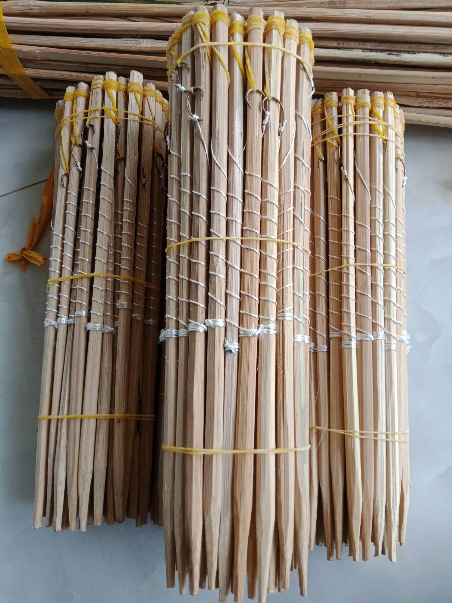 20 cần câu cắm ếch bằng tre gai già