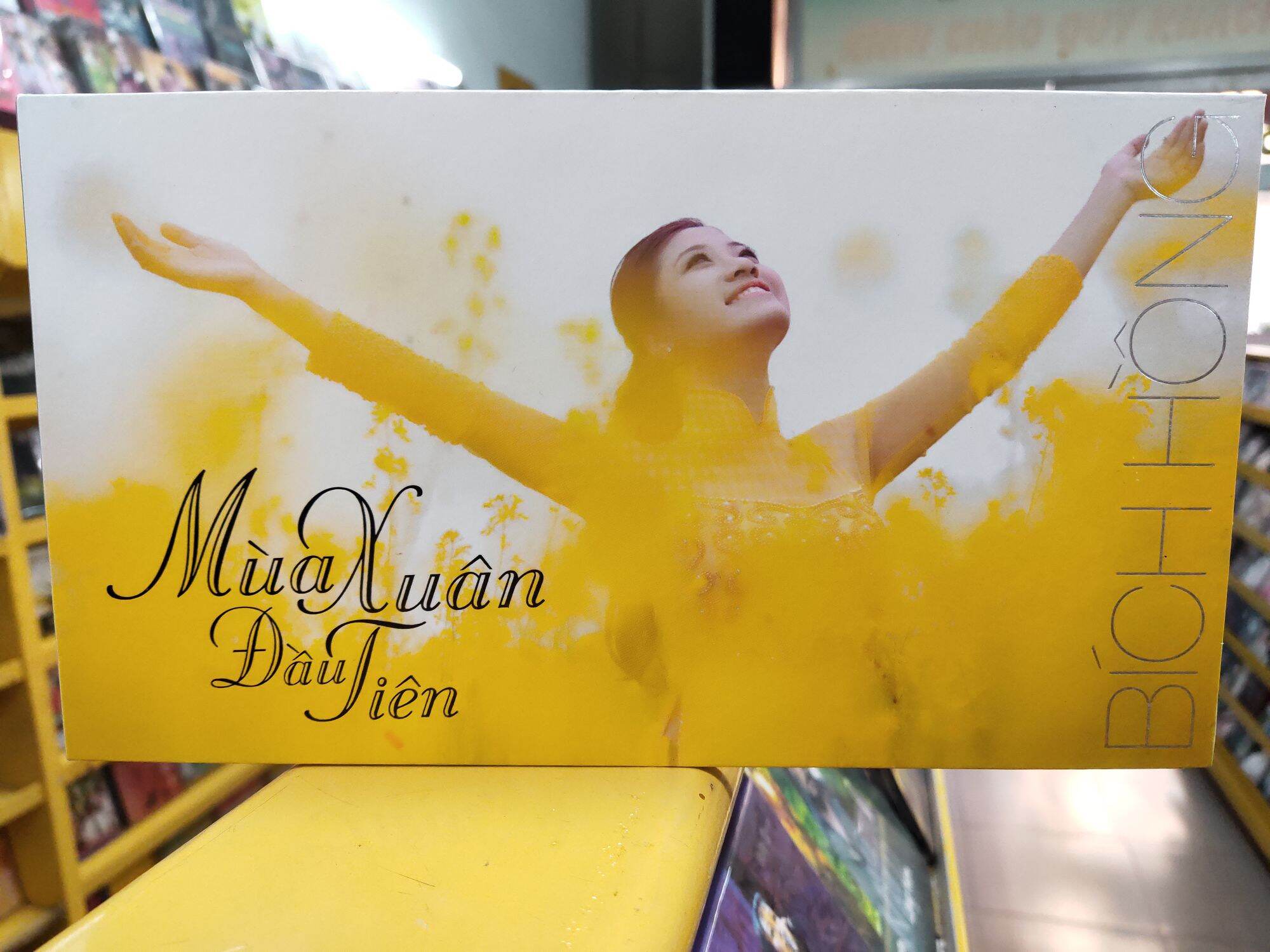 Cd & dvd bích hồng - mùa xuân đầu tiên