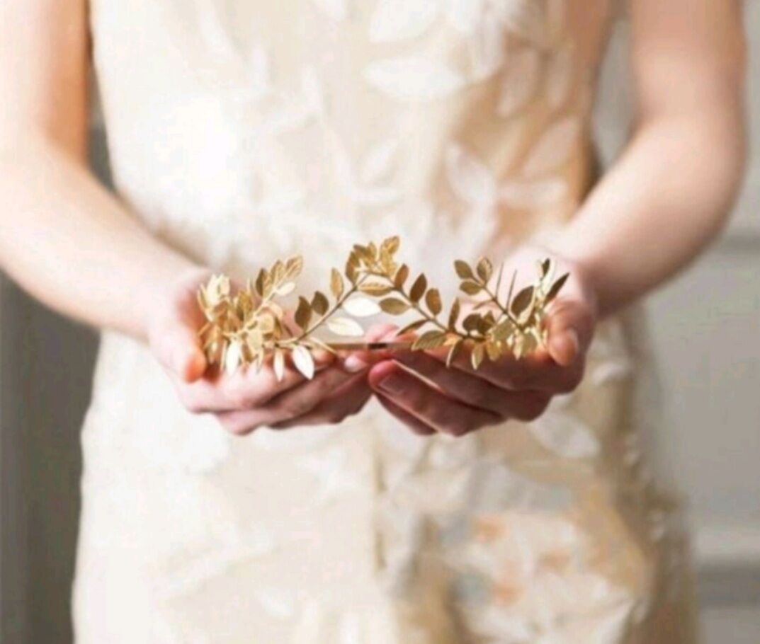 Vương miện cài đầu nguyệt quế