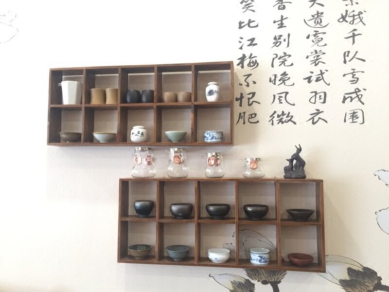 Bộ Đồ Trà Để Bàn Cổ Điển Gỗ Thật Trên Tường Tủ Đựng Đồ Ô Vuông Kệ Để Cốc Trà Ấm Trà Kệ Để Đồ Ô Vuông Cổ Điển Treo Tường