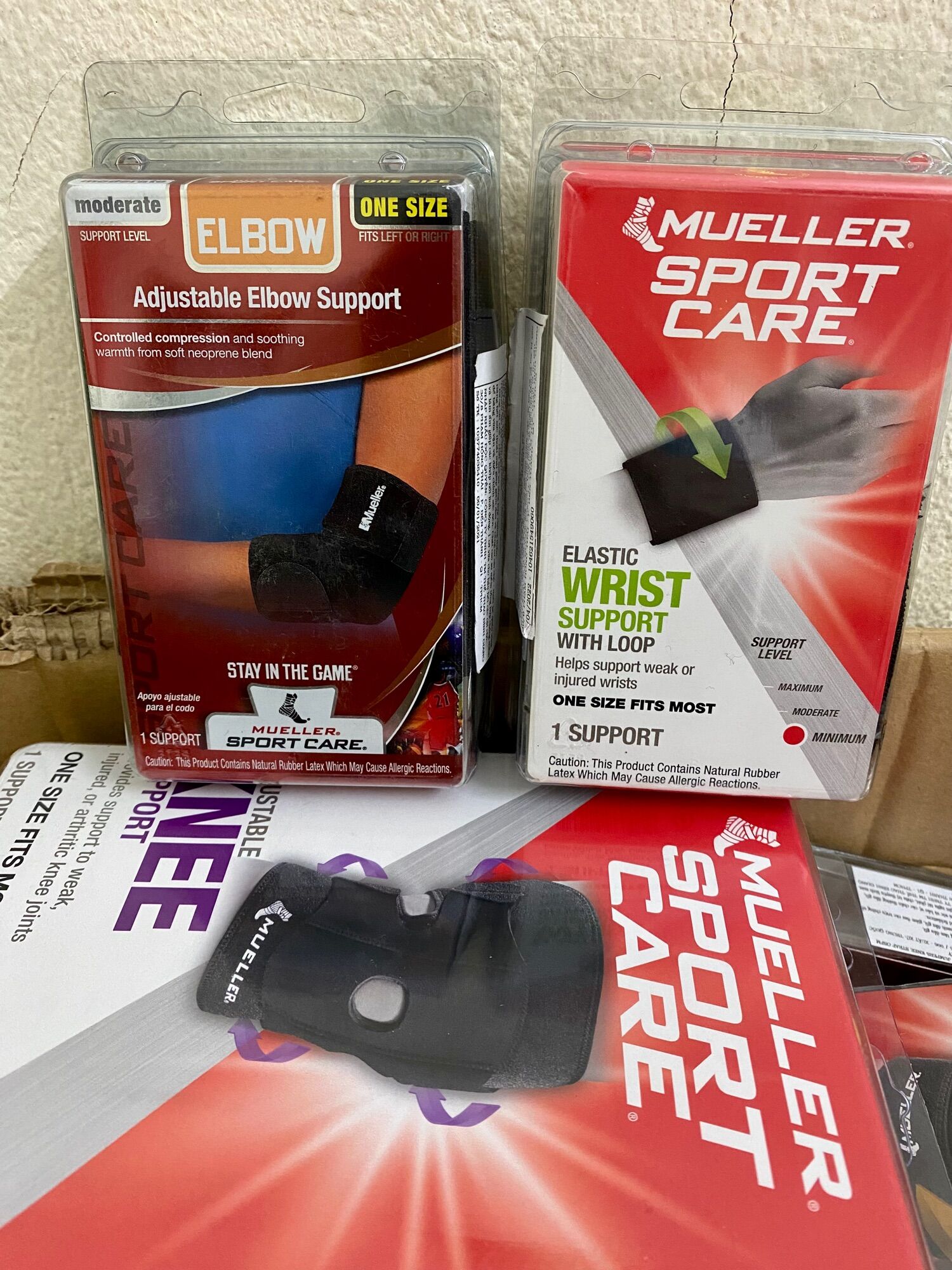 Mueller WRIST SUPPORT W/Loop- băng giữ cổ tay (961)