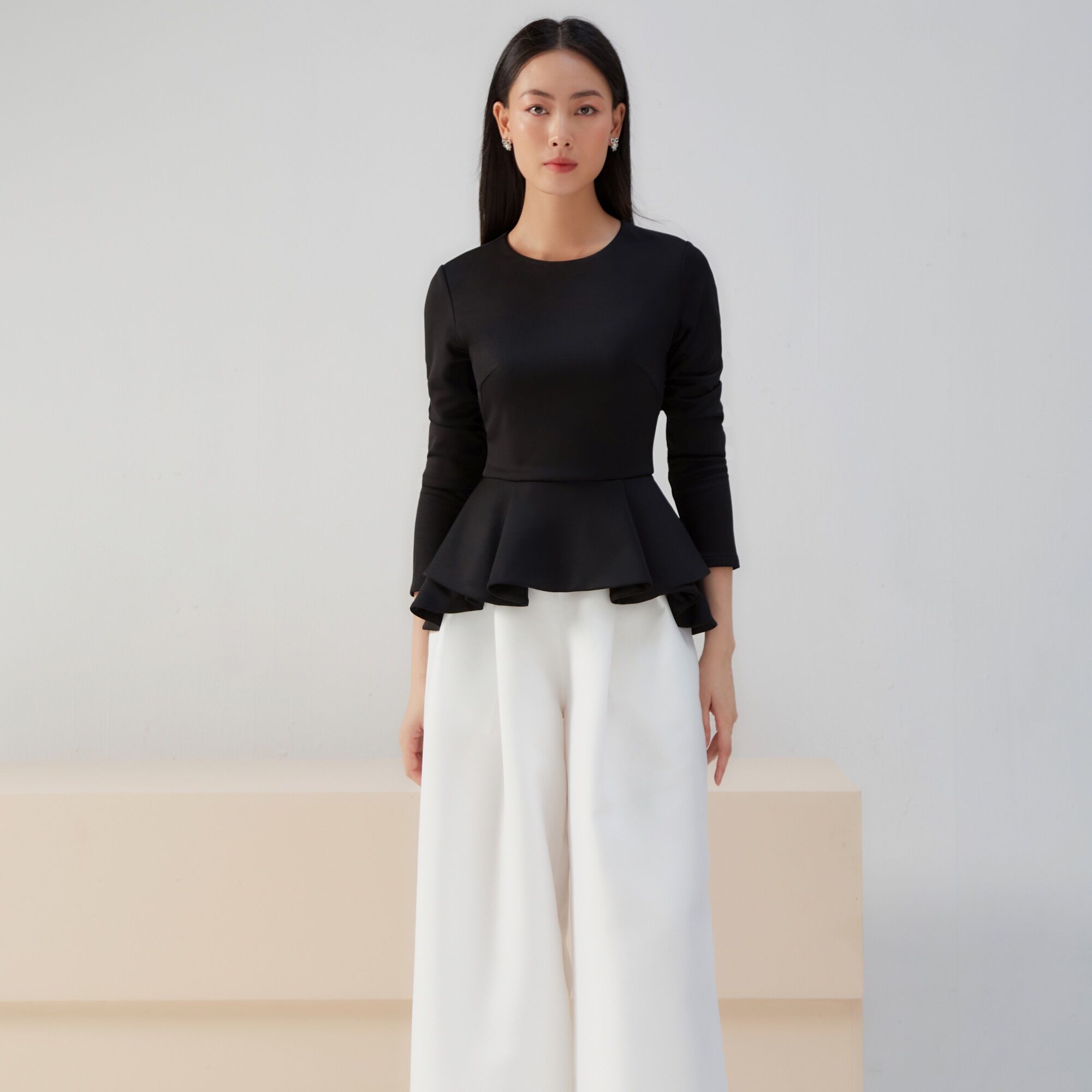 Quần trắng ống suông dài lưng cao đứng dáng