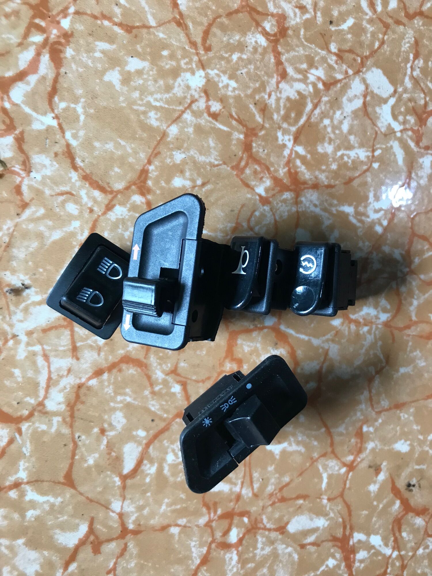 Đủ bộ 5 công tắc xe máy cúp đời mới