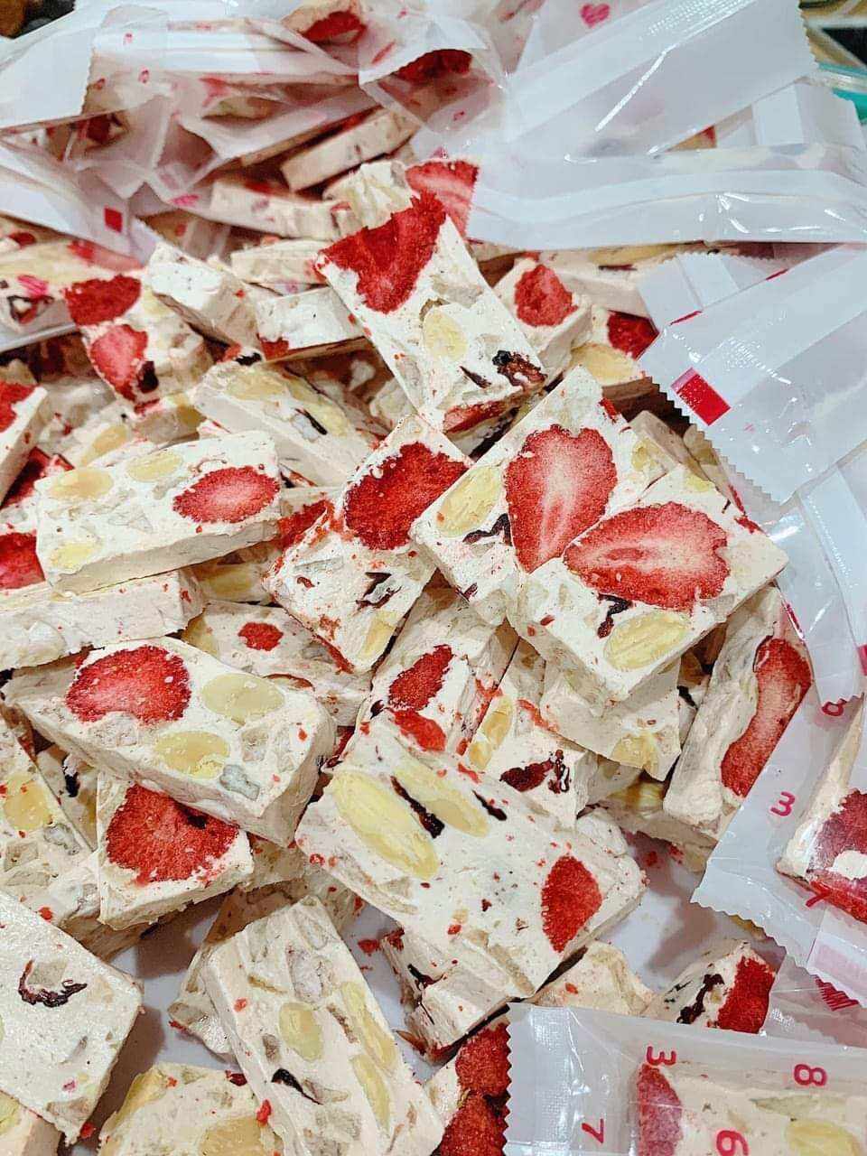 Kẹo Nougat Hạnh Phúc Handmade xuất khẩu Ít Ngọt từ 200gr -  500 gr - 1 kg