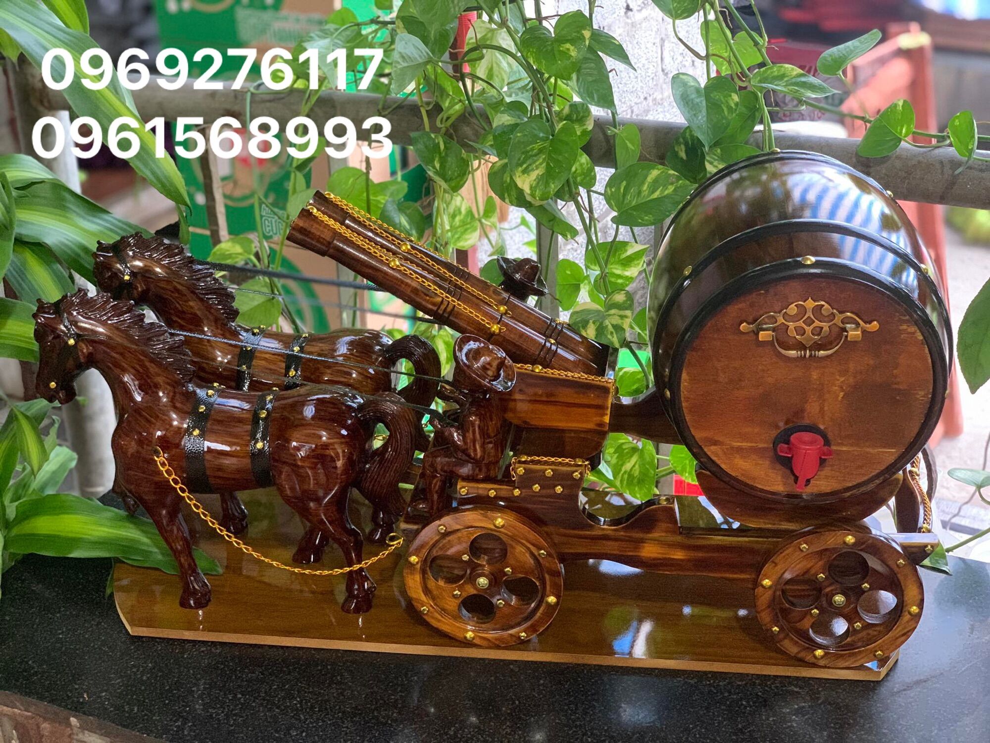 Ngua kéo pháo phong thủy