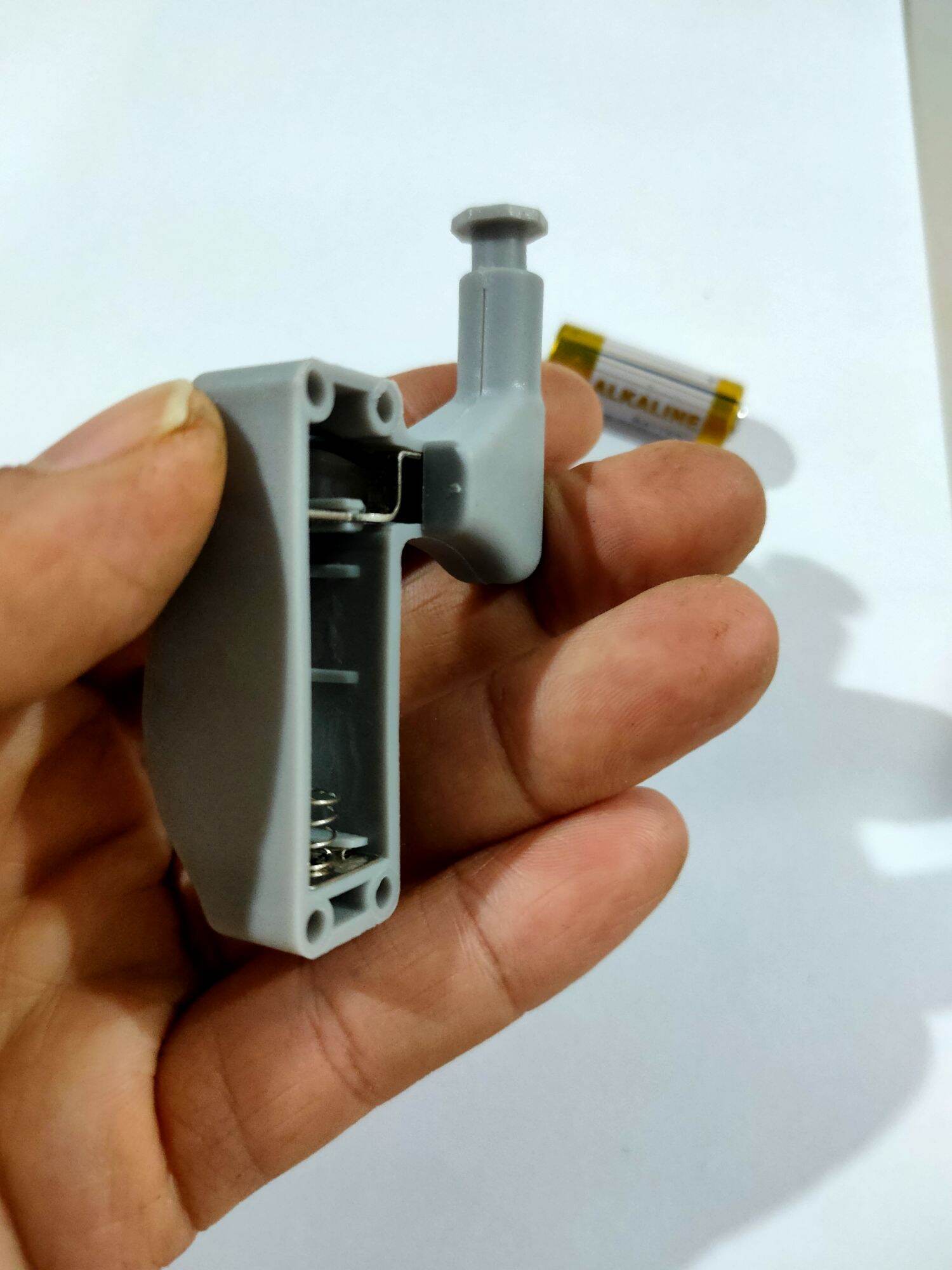 Đèn tự động lắp bản lề cánh tủ ( giá cho 1 cái)