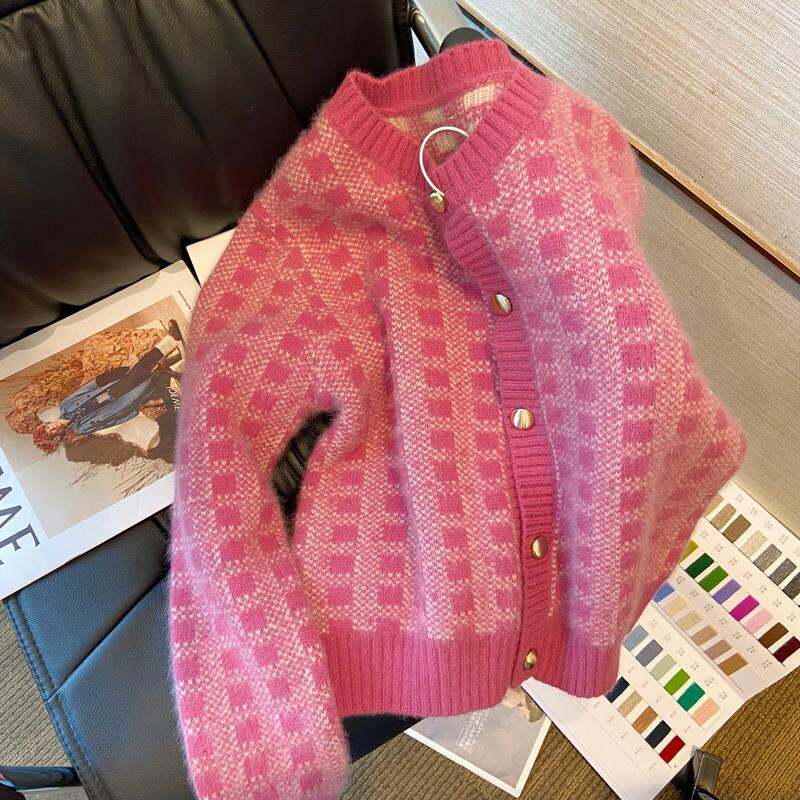 Áo khoác vải tweed của Chanel có gì đặc biệt