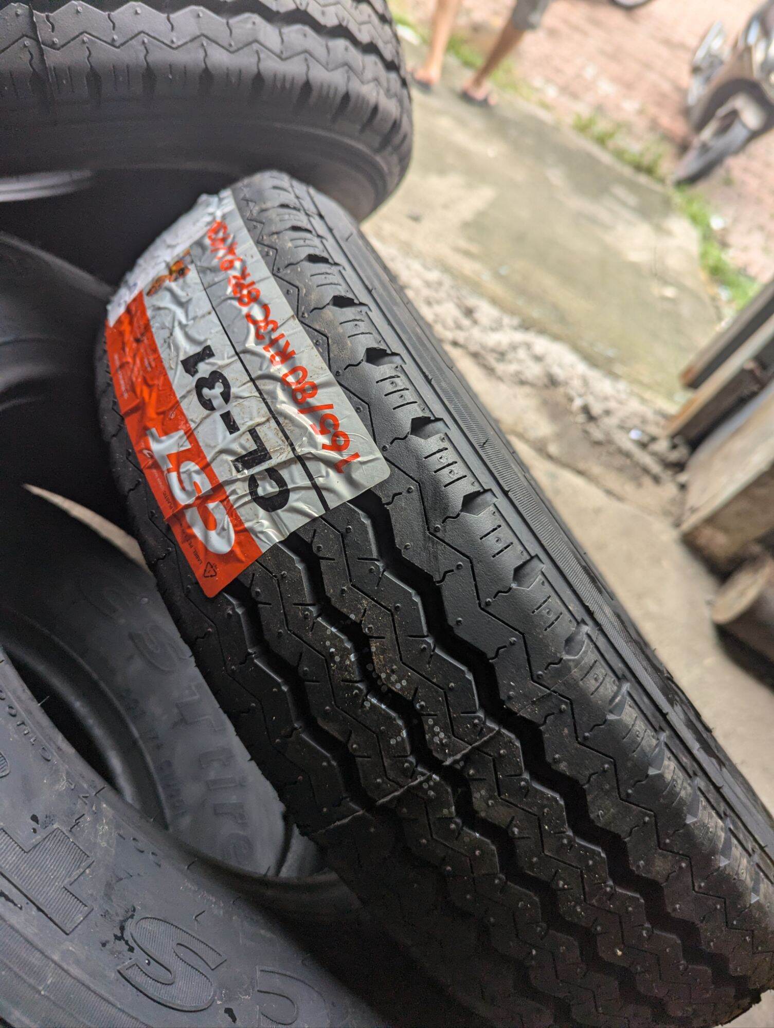 Vỏ lốp 165/80R13C CST 8pr dùng xe tải nhẹ