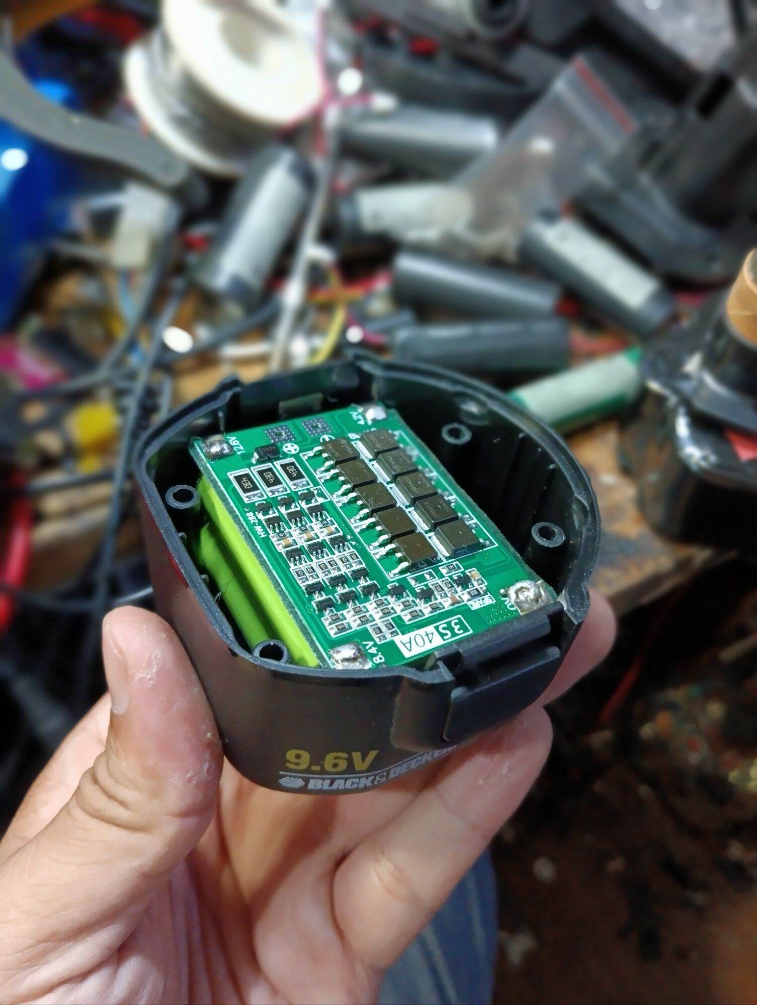 Nsv pin black decker 9.6v 3ah tặng sạc