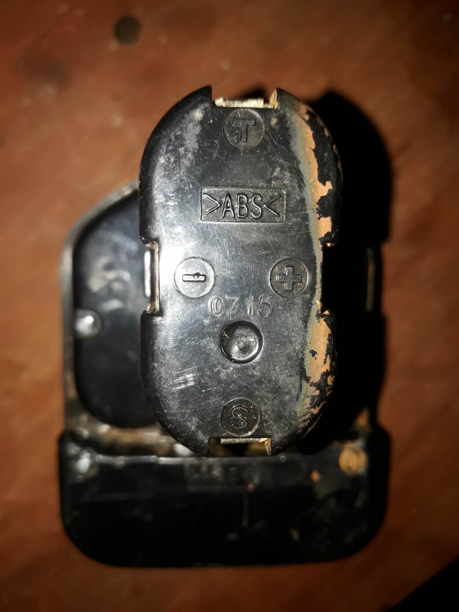 xac Pin Hitachi 12v