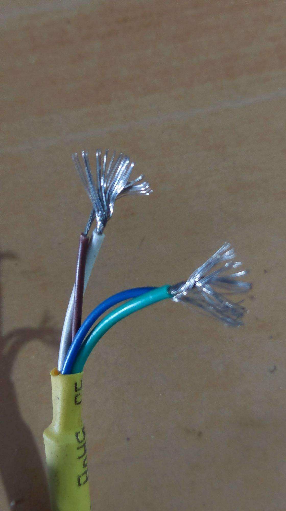 1 cặp  dây loa , dây bãi lõi đồng nhiều sợi mạ niken (1 cặp)