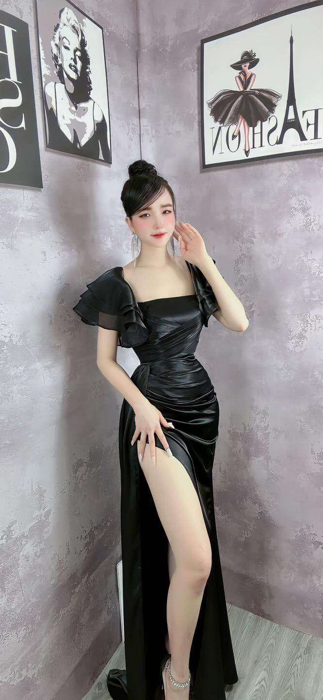 Đầm Ôm Xẻ Tà Phối Voan Cổ U
