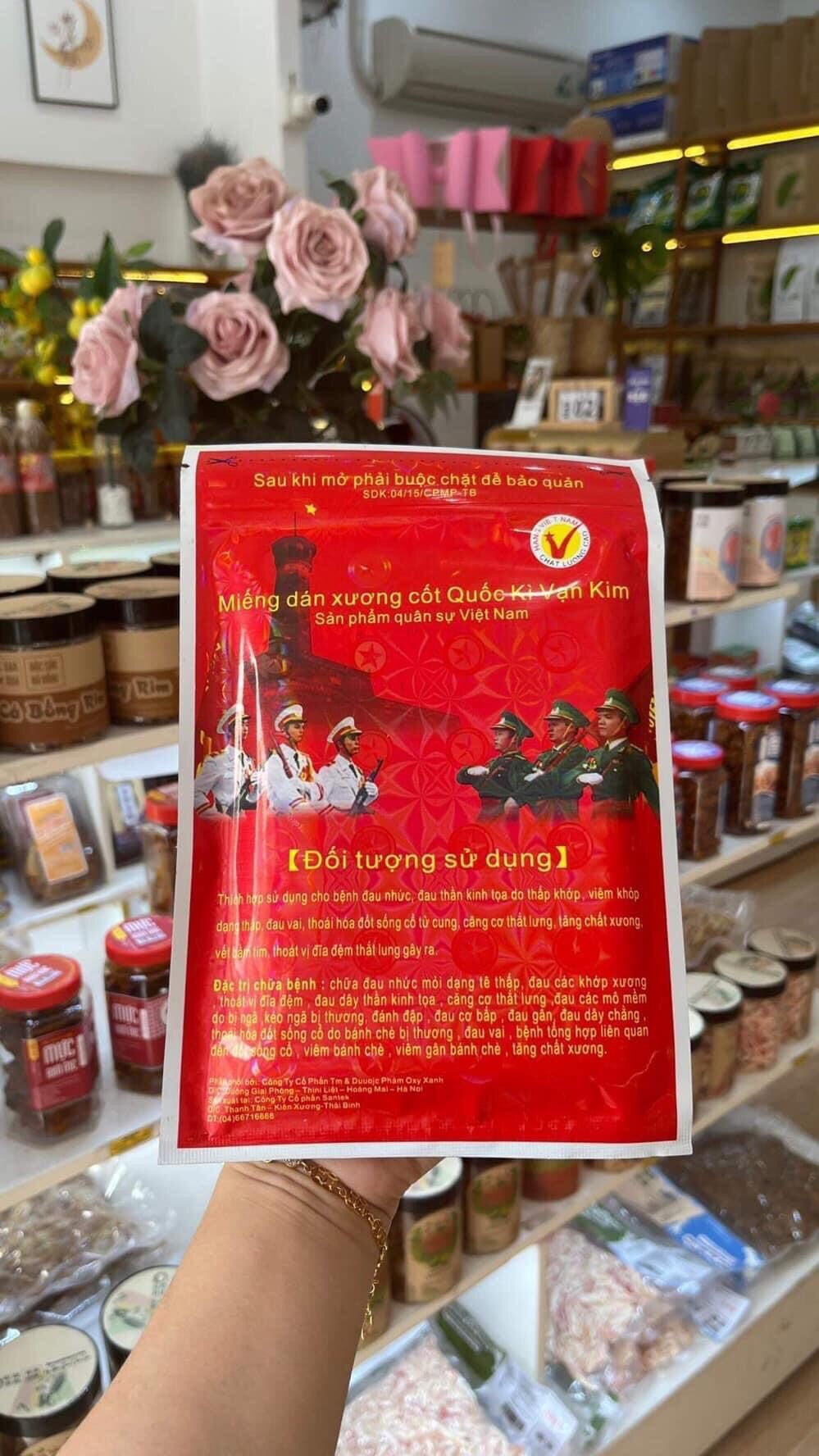 Bộ 10 miếng dán xương cốt Quốc Kỳ Vạn Kim ( mua 10 gói tặng 1 gói )