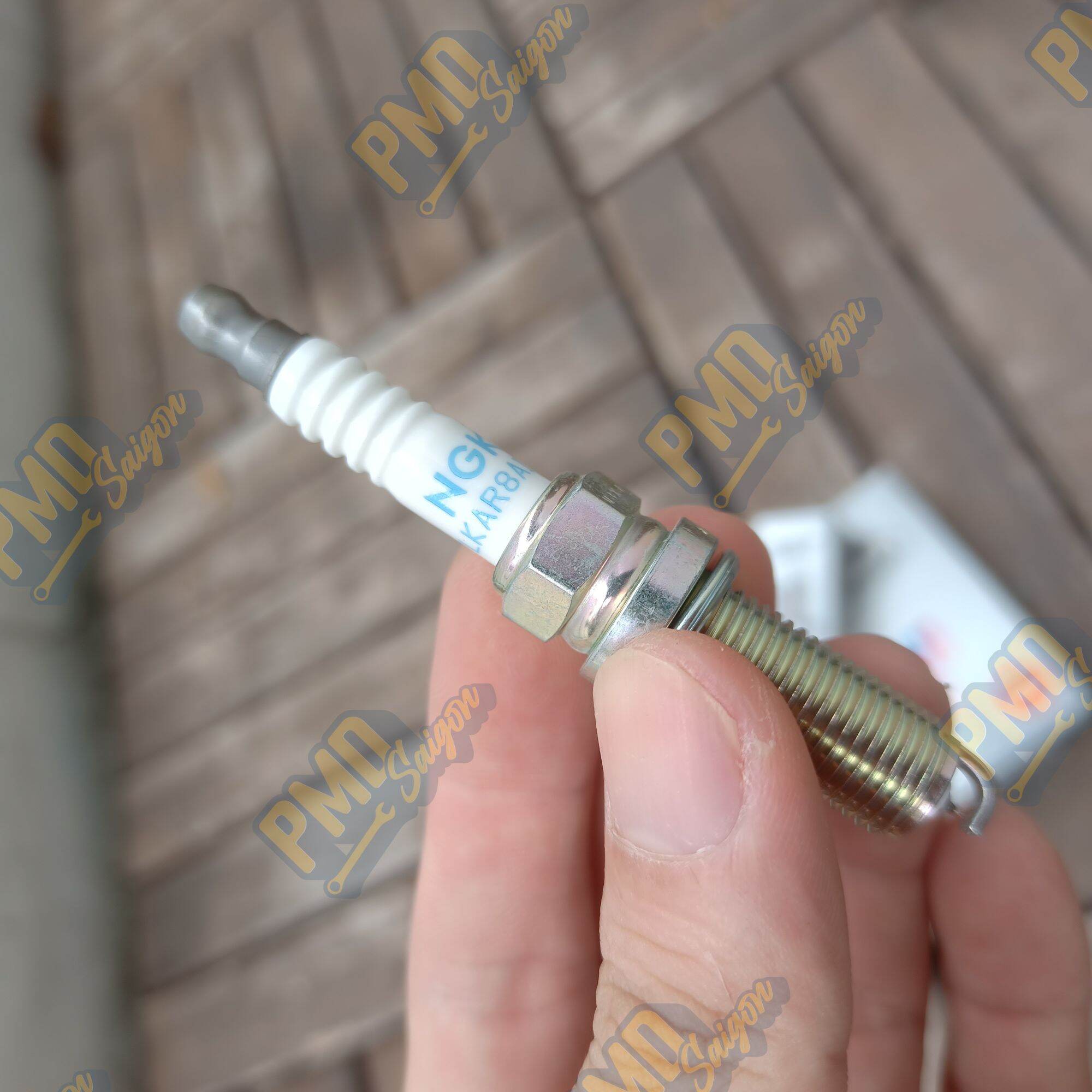Bugi NGK Lazer Iridium LKAR8AI-9 cho xe KTM (giá 1 cây)
