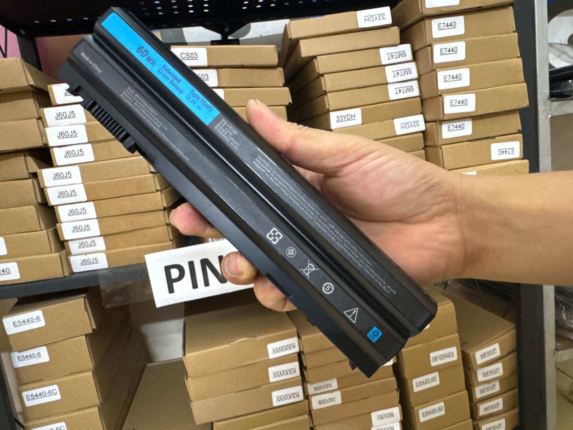  Pin sac Máy Tính Dell Latitude E6430 E6420 E6440 E6520 E6540 5420 3360 E5420 E5430 E5520 E5530 Vostro 3460 3560Mới 100%  5.0  5 Đánh Giá 70 Đã Bán 