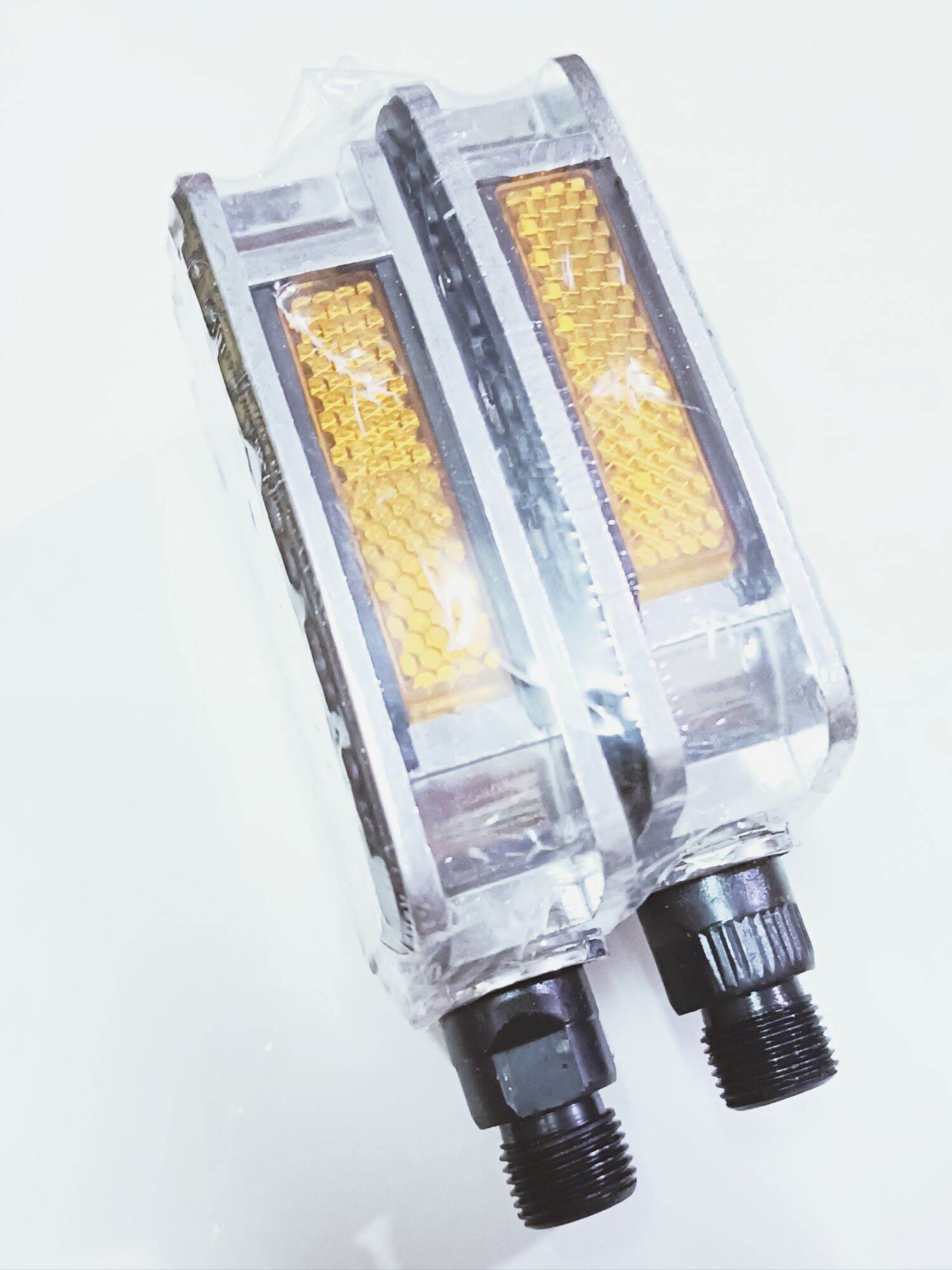BÀN ĐẠP XE ĐẠP 650 -680 - 2.CÁI....