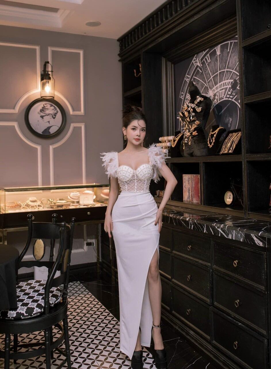 ĐẦM BODY LÔNG TUA RUA KẾT NGỌC TRAI