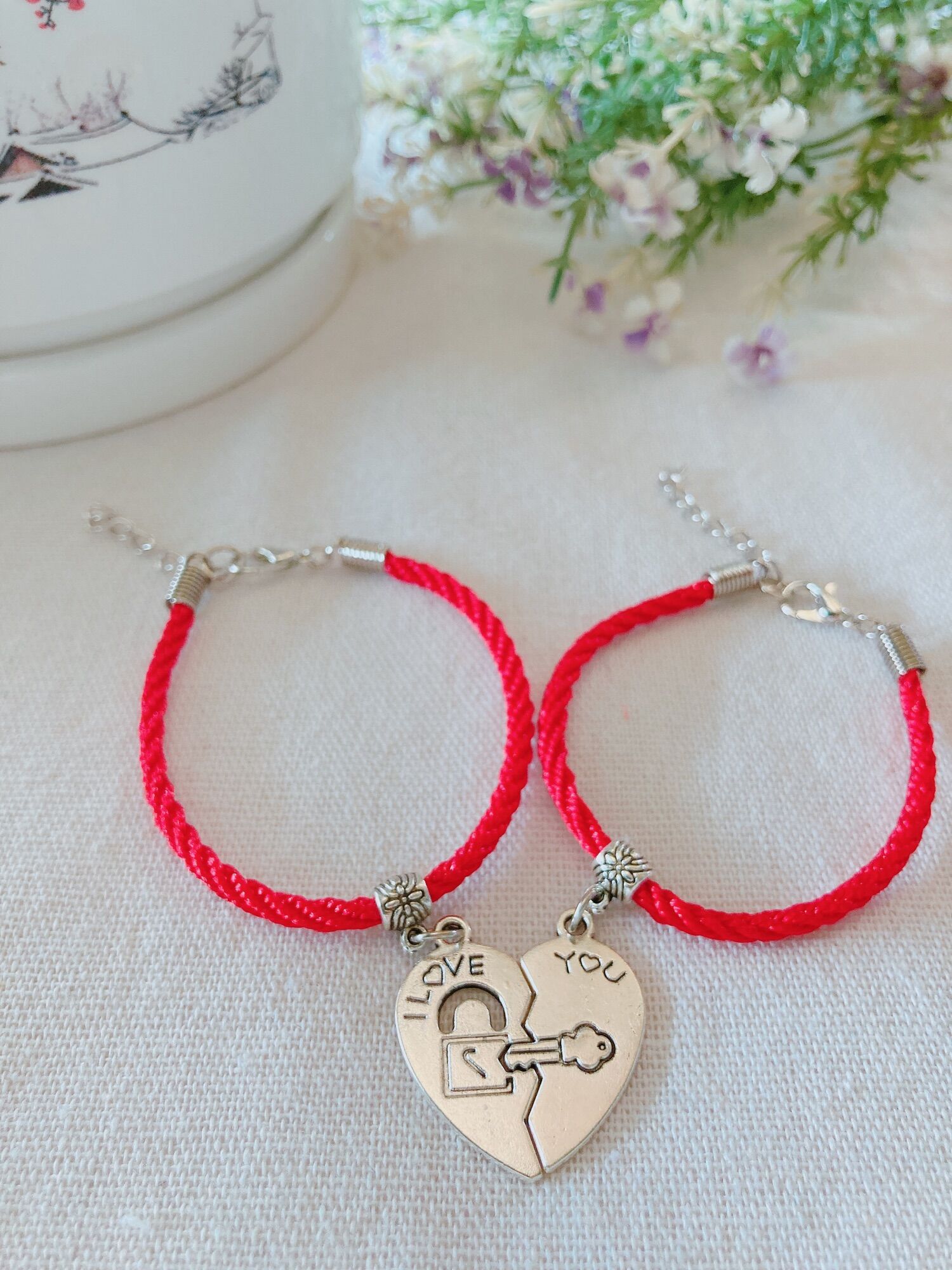 Vòng tay cặp đôi trái tim,đa dạng mẫu mã, chất lượng đảm bảo và cam kết hàng đúng mô tả.