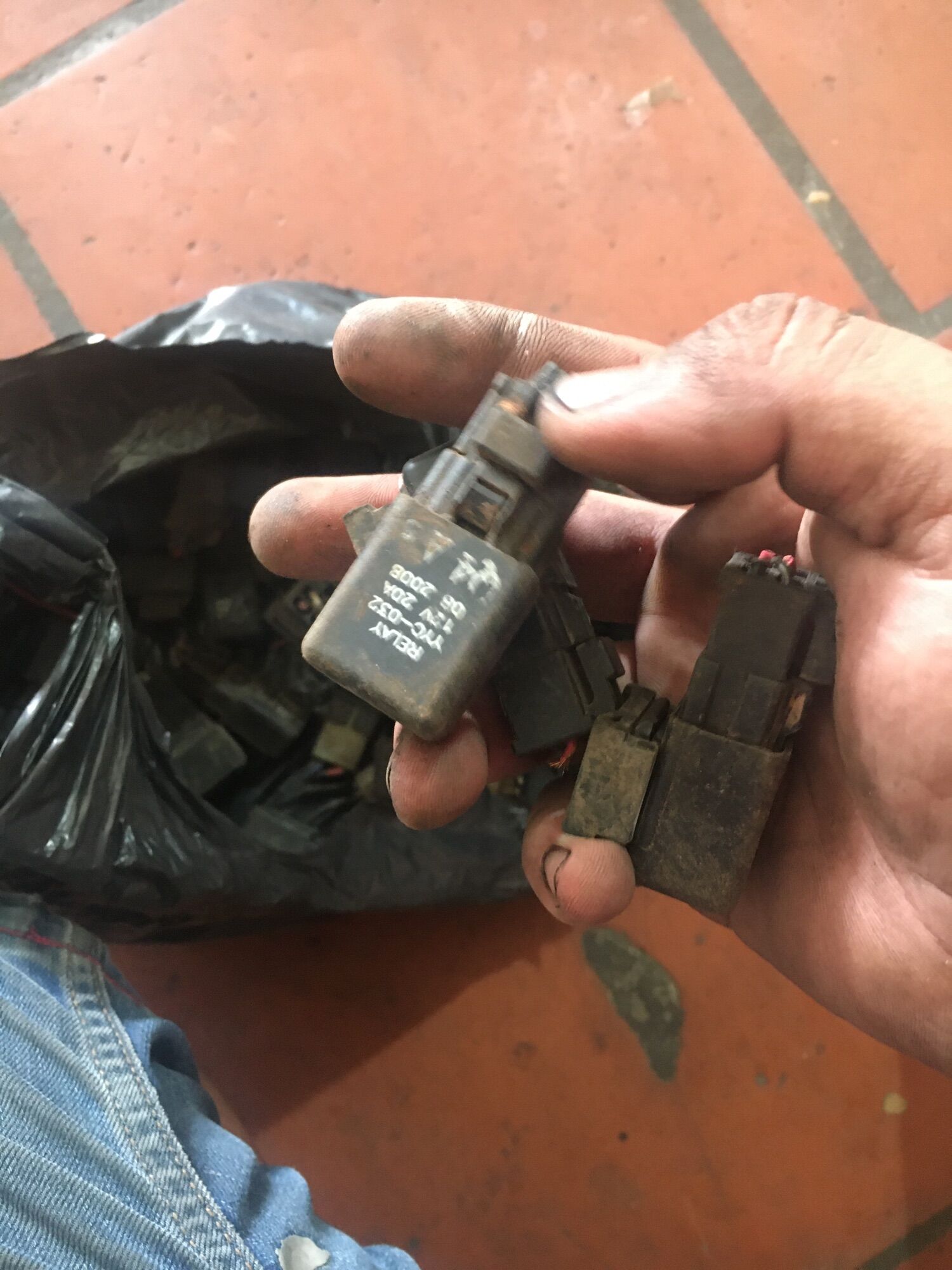 relay role 4 chân atila rã xe