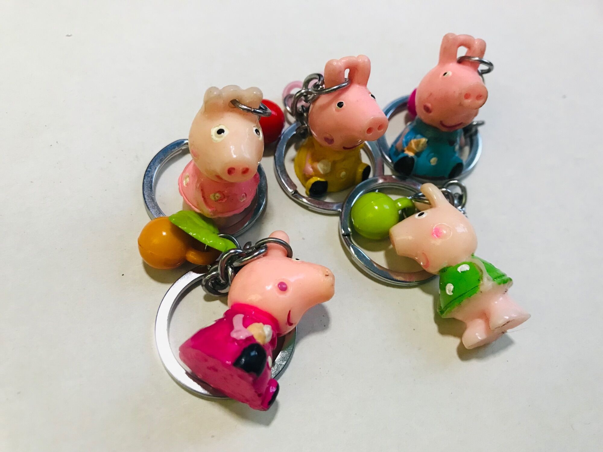 Xả hàng tồn: set 10 móc khóc hình heo peppa nhiều màu