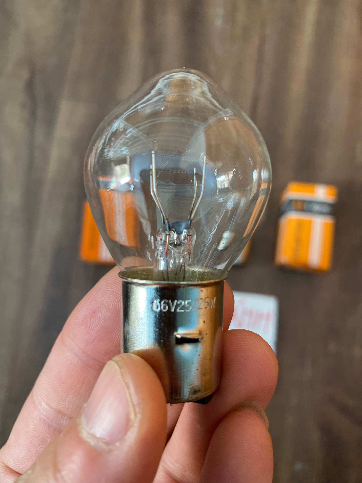 Bóng đèn pha sợi đốt 12V và 48V dùng cho xe điện