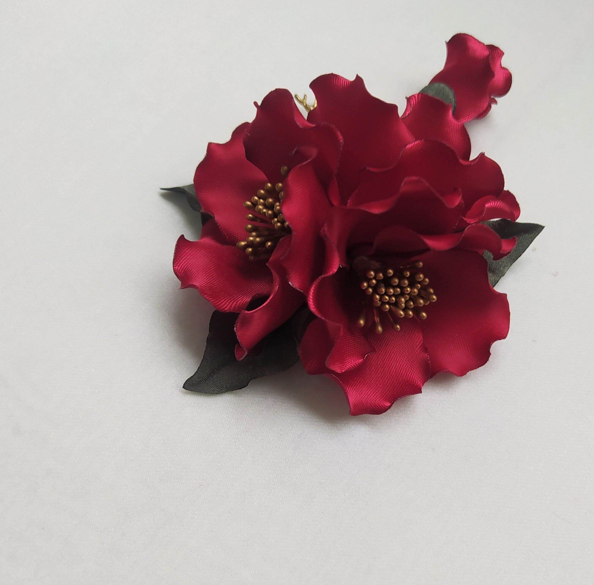 Hoa cài áo chùm handmade Canto màu đỏ đô