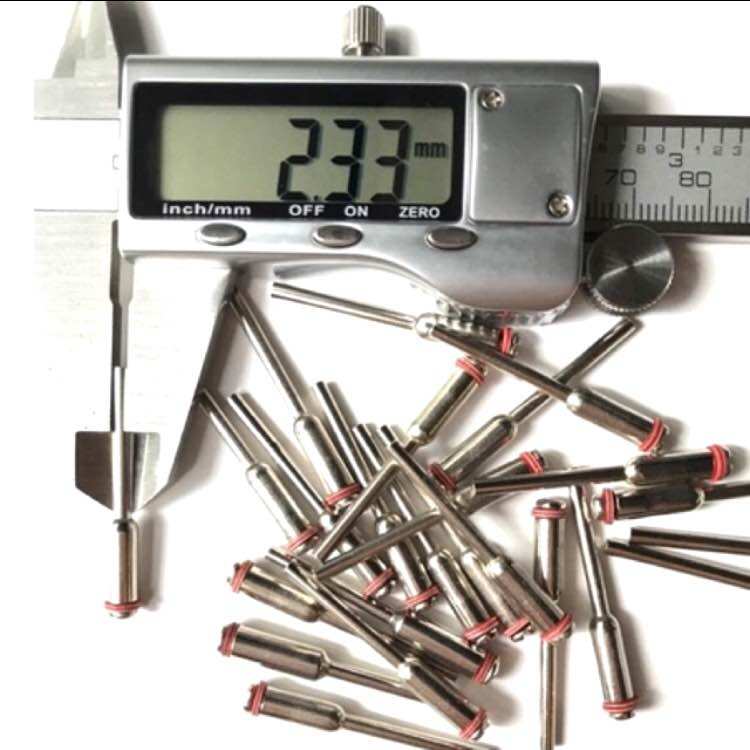 Trục kẹp đĩa lỗ vít 2mm cán 2.35mm