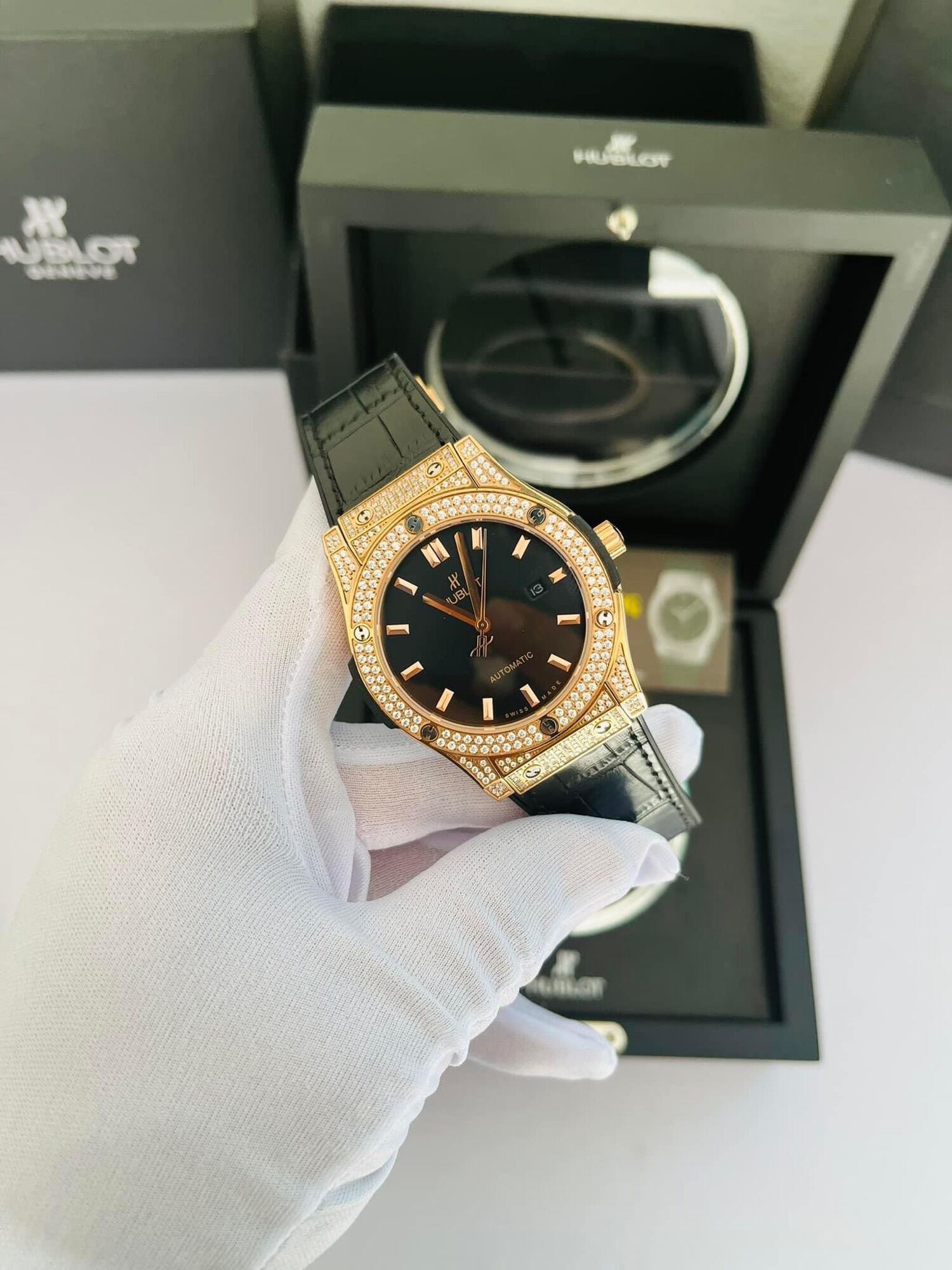 Đồng hồ nam hublot classic đính đá cao cấp - máy cơ automatic tự động - size 42mm - bảo hành 2 năm