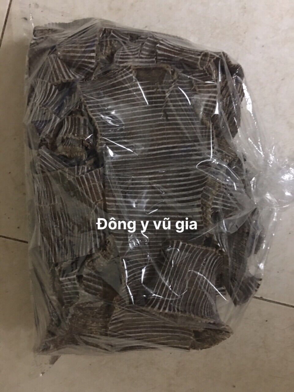 Đỗ trọng khô loại 1 đẹp 1kg