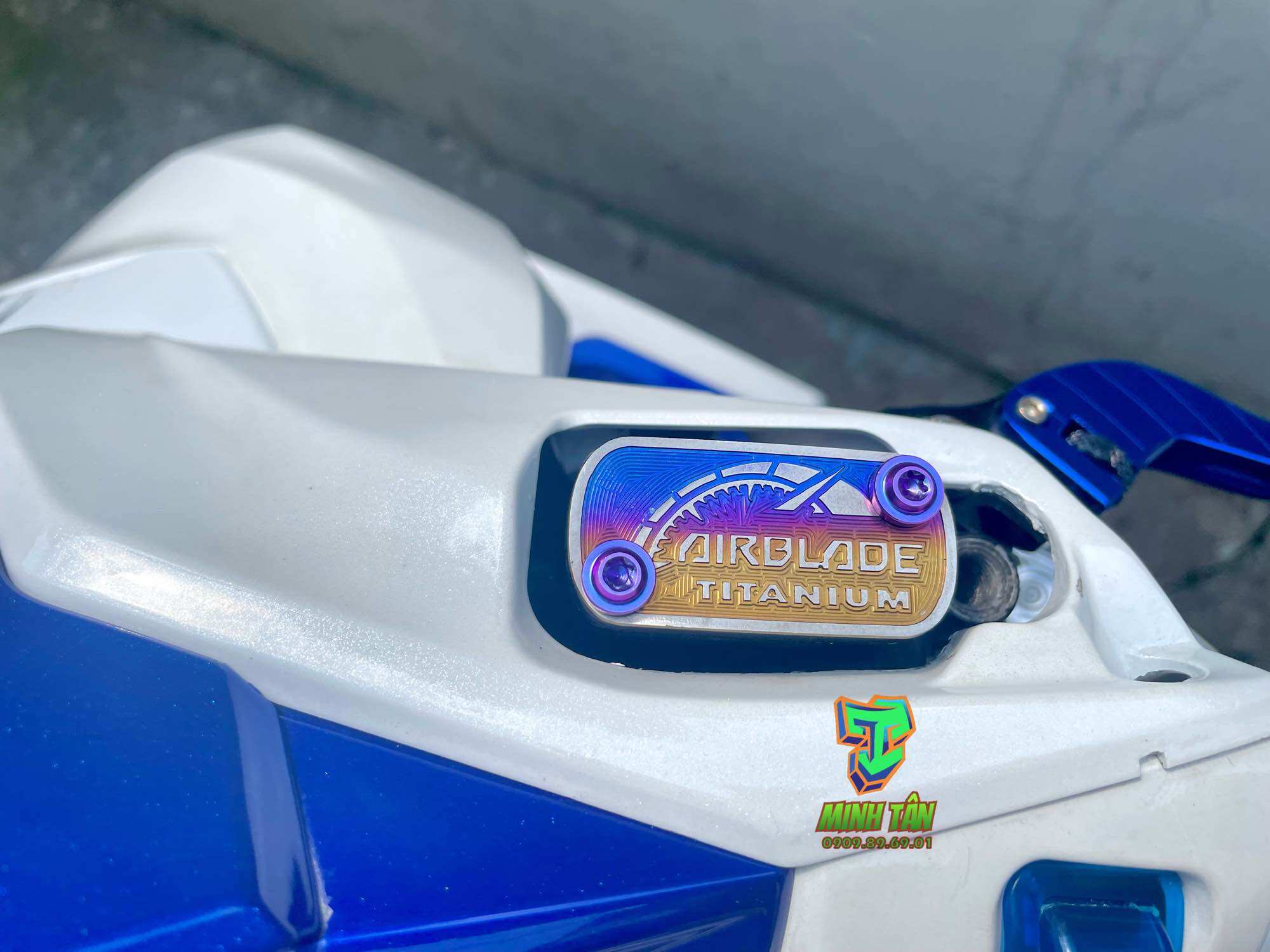 Ốp nắp dầu titan cho các dòng Airblade,