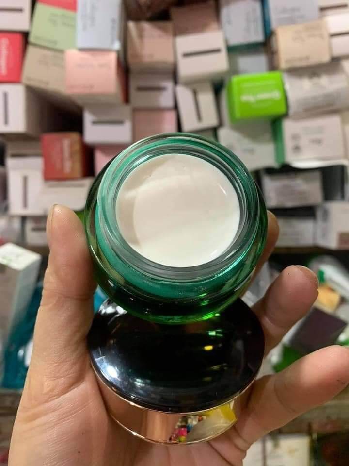Kem Adora hàn quốc