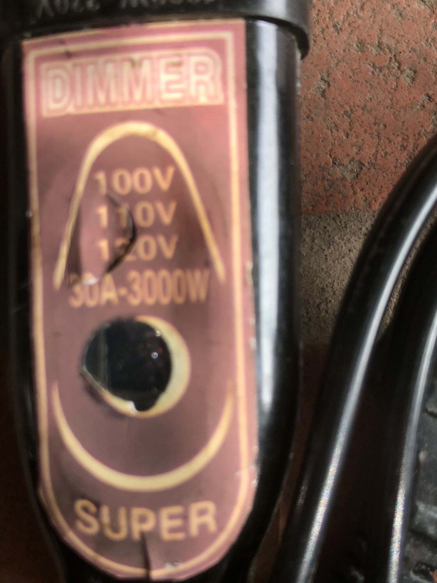 BỘ ĐỔI ĐIỆN  220V SANG 110V   3000W