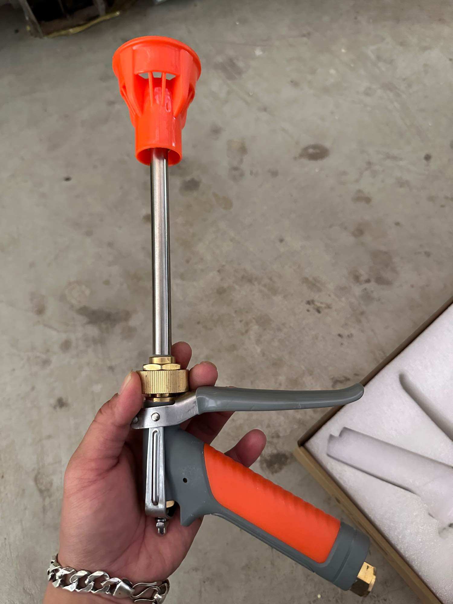 Súng xịt thuốc cây trồng