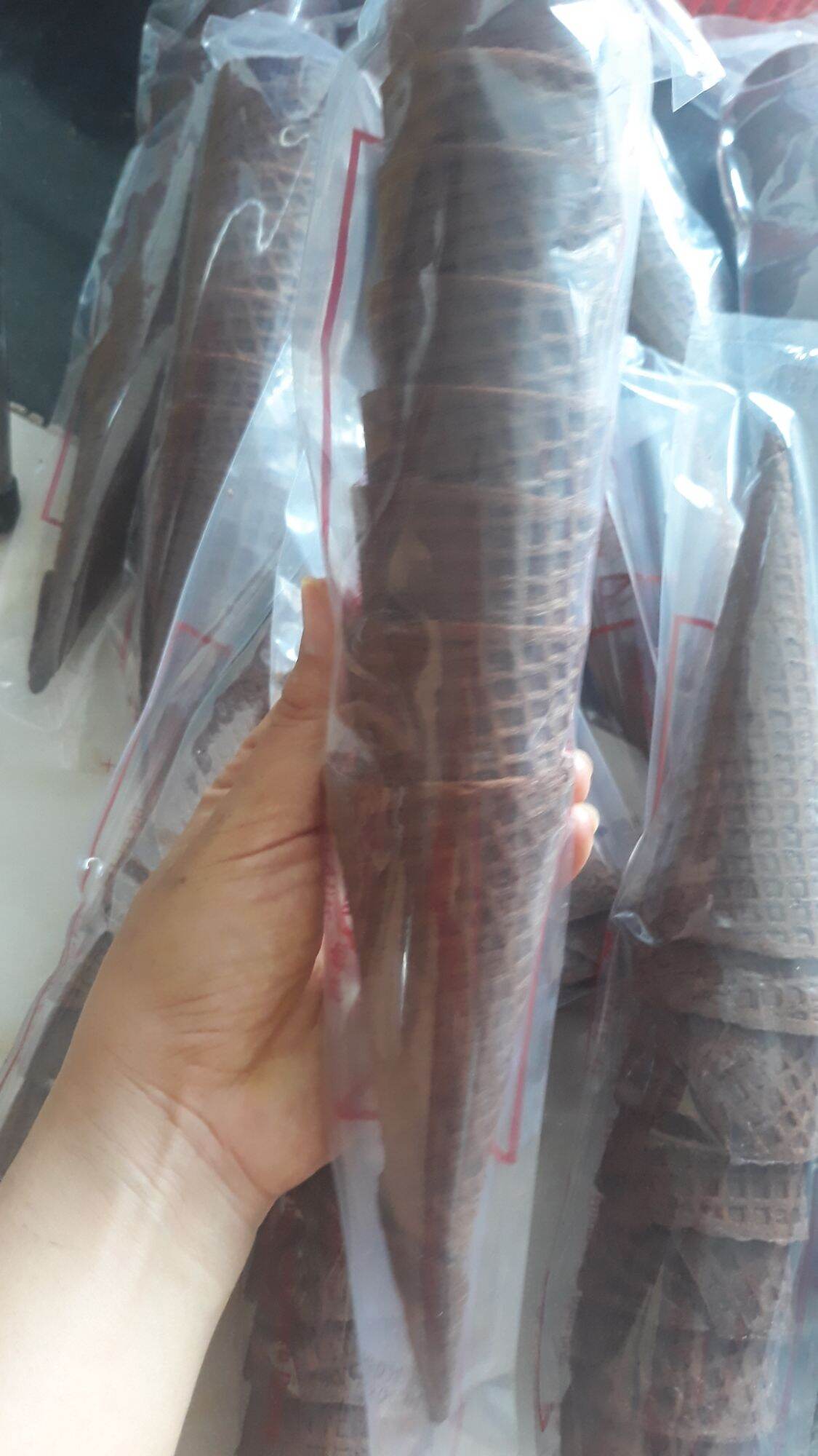 Bịch 8 cái bánh ốc quế socola ăn kem